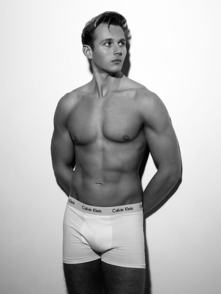 Alex fashion close-up