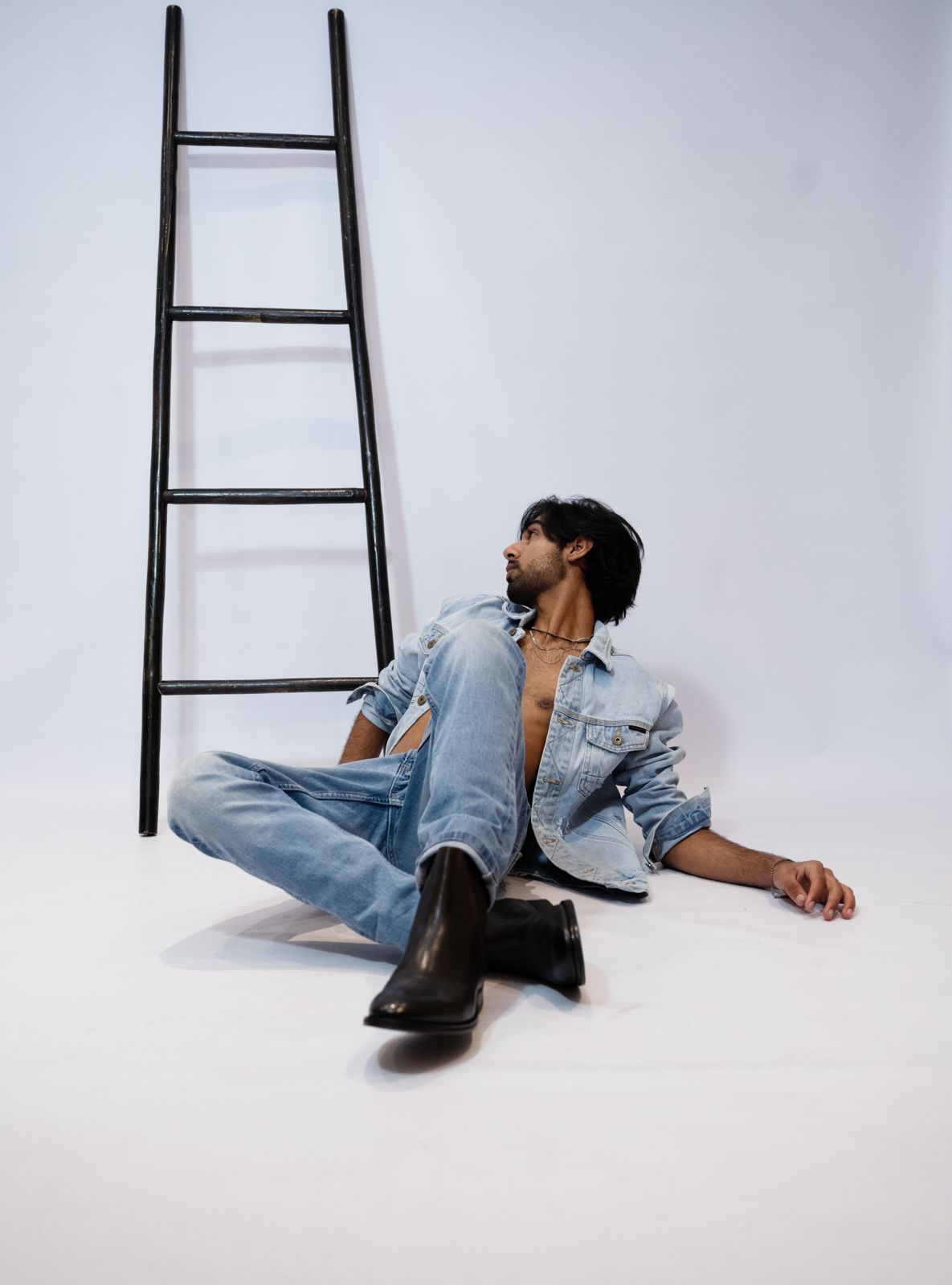 Momo editorial portrait 1000073097.jpg